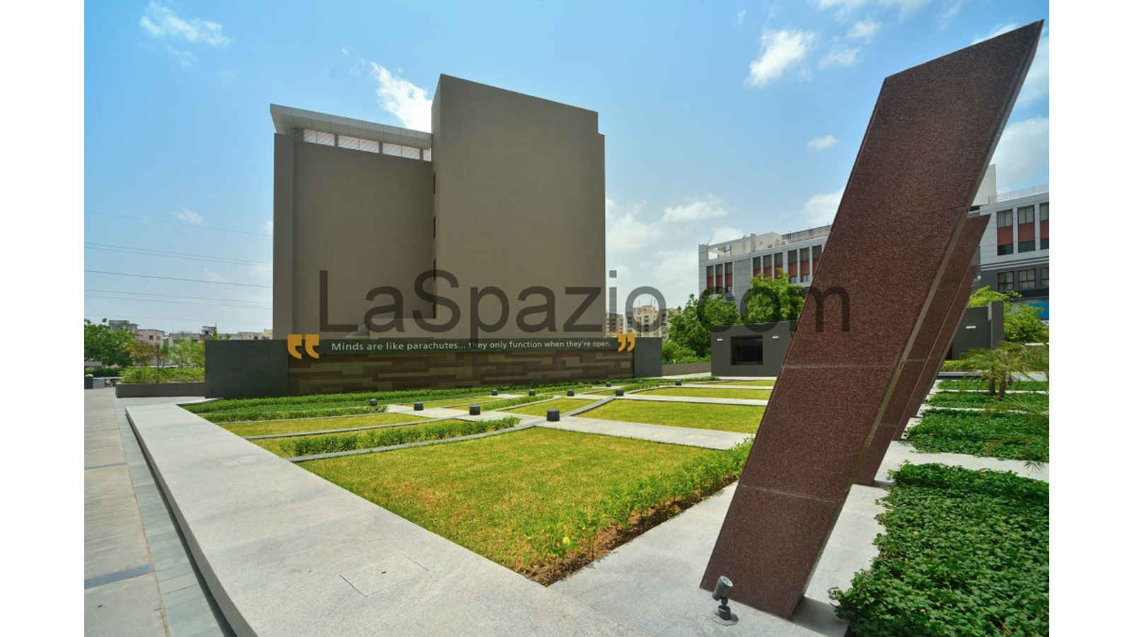 Laspazio Corporat Landscape Overall