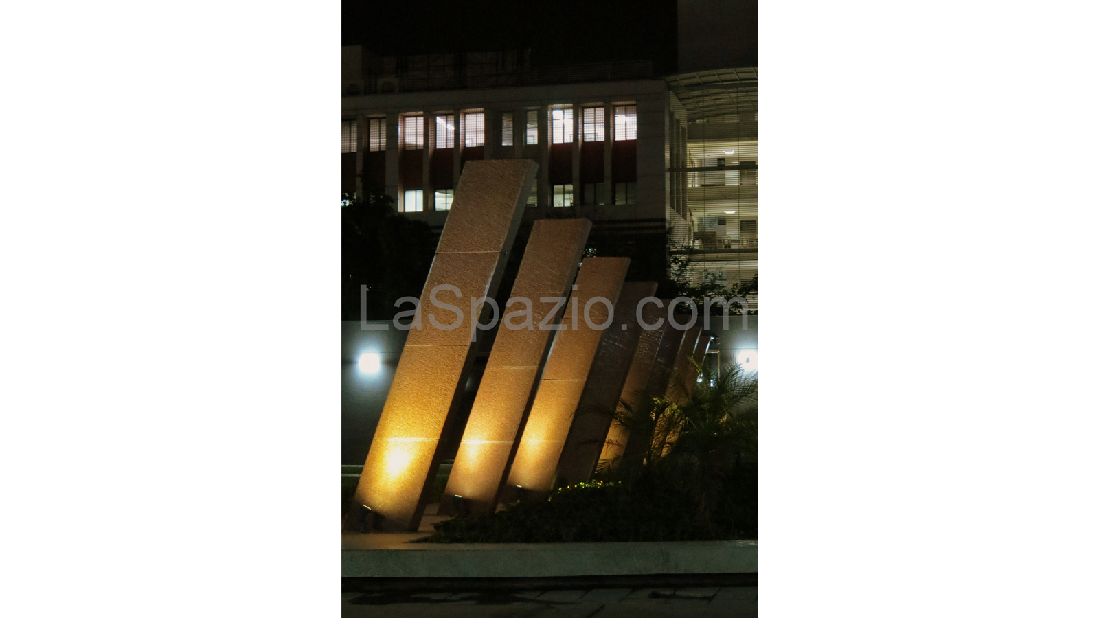 Laspazio Corporate Landscape Element